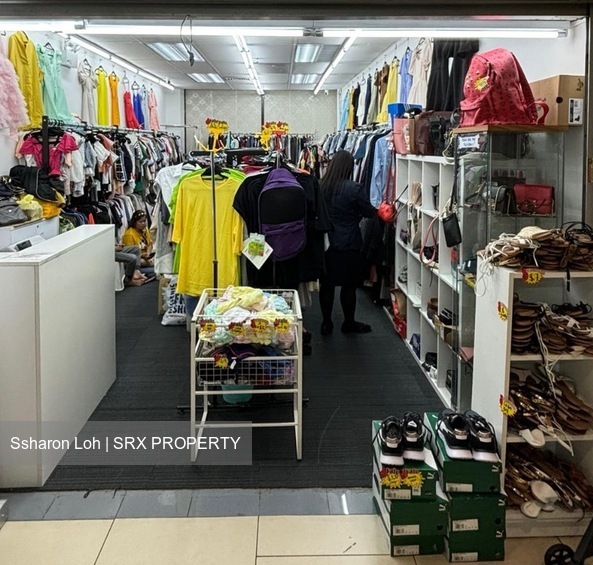 Lucky Plaza (D15), Retail #539203991